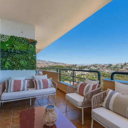 Luxury 4bdr Penthouse With Sea Views Apartment *