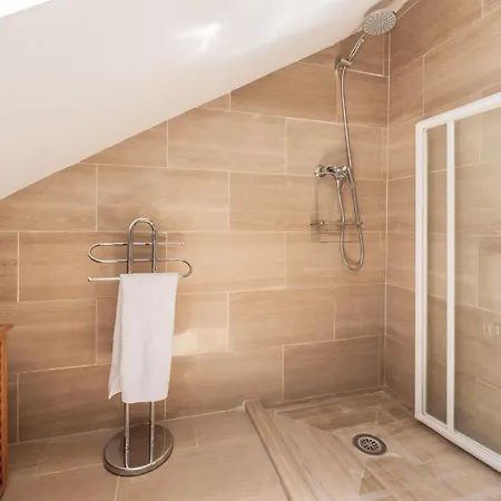 Luxury 4bdr Penthouse With Sea Views Apartment *