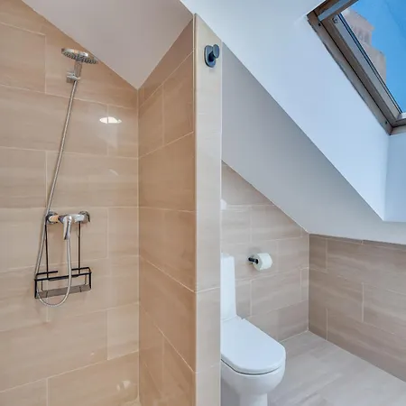 Luxury 4bdr Penthouse With Sea Views