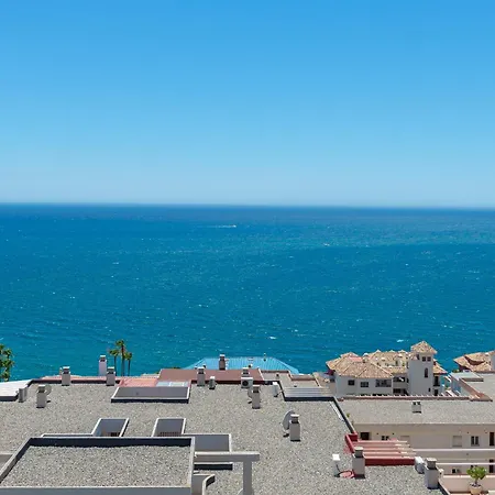 Apartment Luxury 4bdr Penthouse With Sea Views *