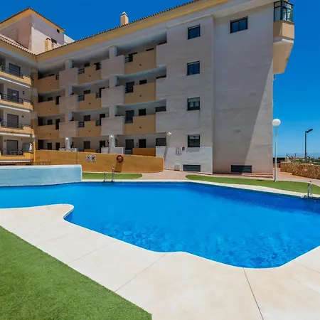Luxury 4bdr Penthouse With Sea Views *